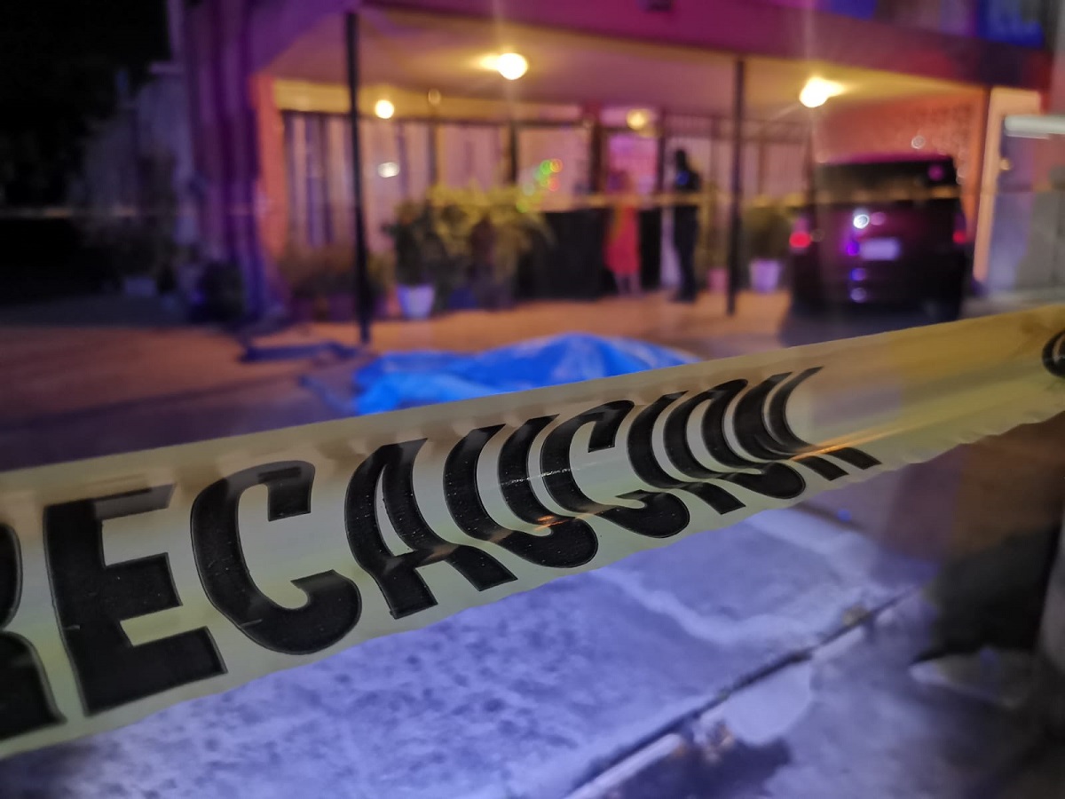 Localizan un hombre sin vida a un costado de la Iglesia San José en Los Mochis