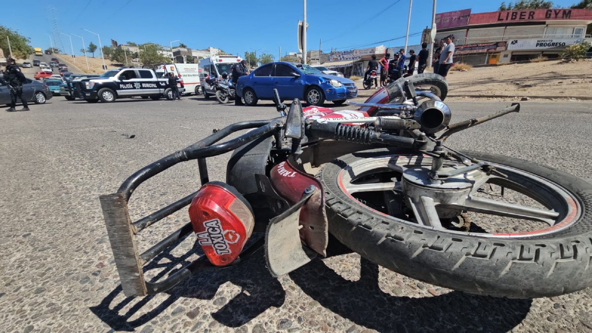 ¡Iban reparando La Tóxica! Dos adolescentes quedan heridos en choque en Culiacán