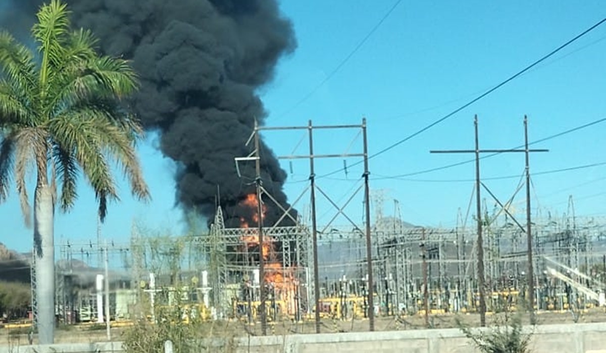 Se registra incendio en subestación de la CFE en San Blas, en  El Fuerte