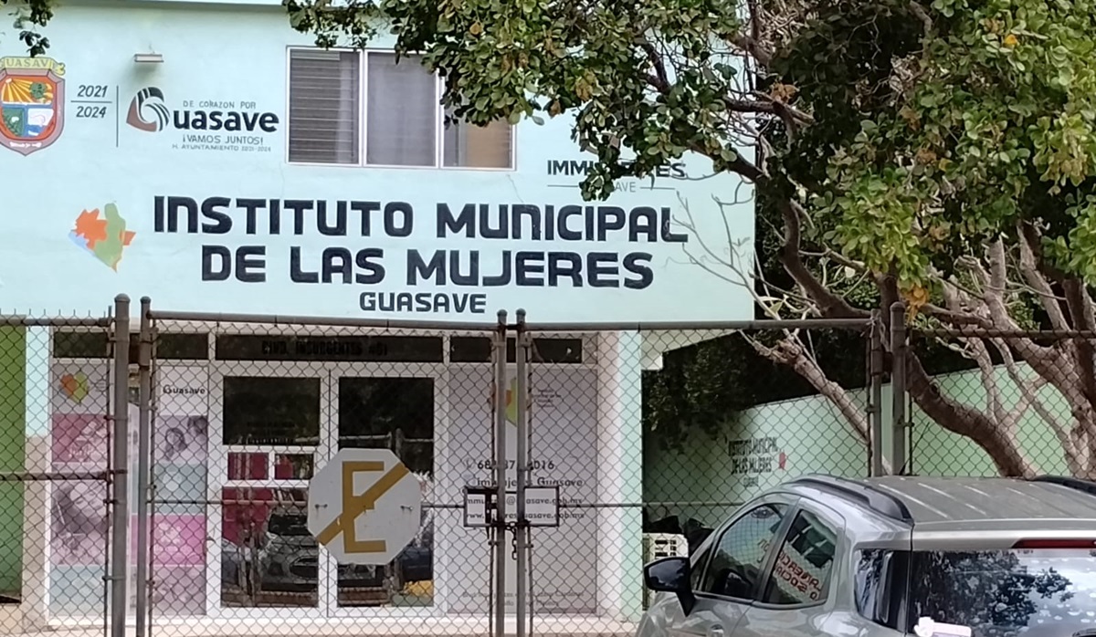 ¡Es un calorón! Denuncian que trabajan sin aire acondicionado en oficinas municipales de Guasave
