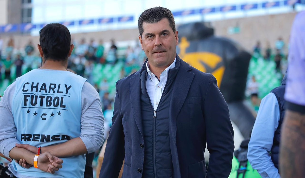 ¡Se va! Mazatlán FC despide a su director técnico, Ismael Rescalvo