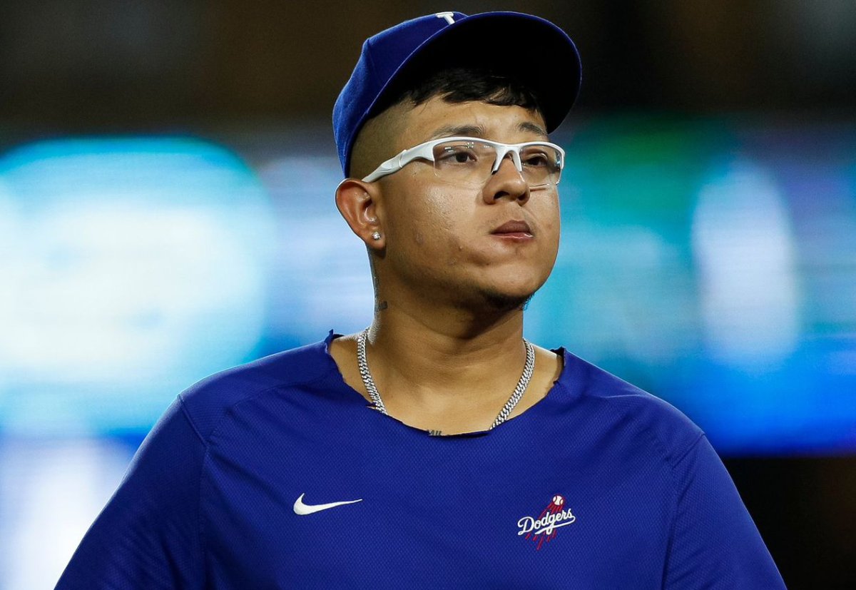 Julio Urías es acusado de cinco delitos menores de violencia doméstica