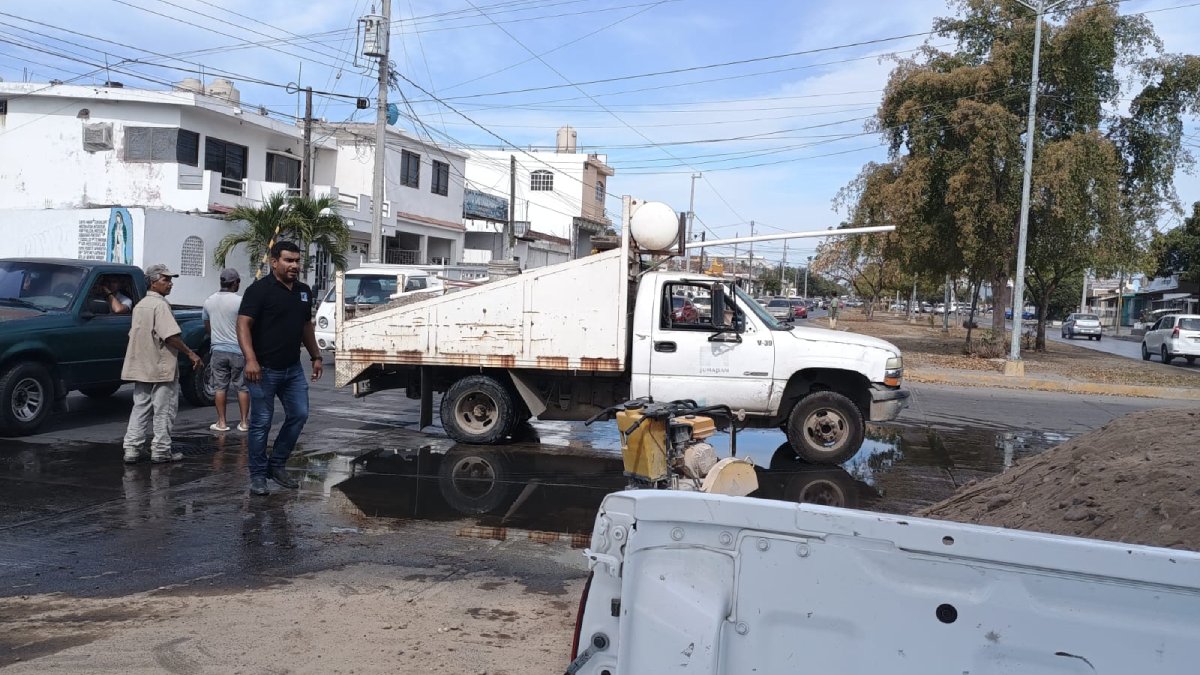 ¡Tome sus precauciones! Cierran tramo de la avenida Rigodanza en Mazatlán, para renovar tubería de la zona