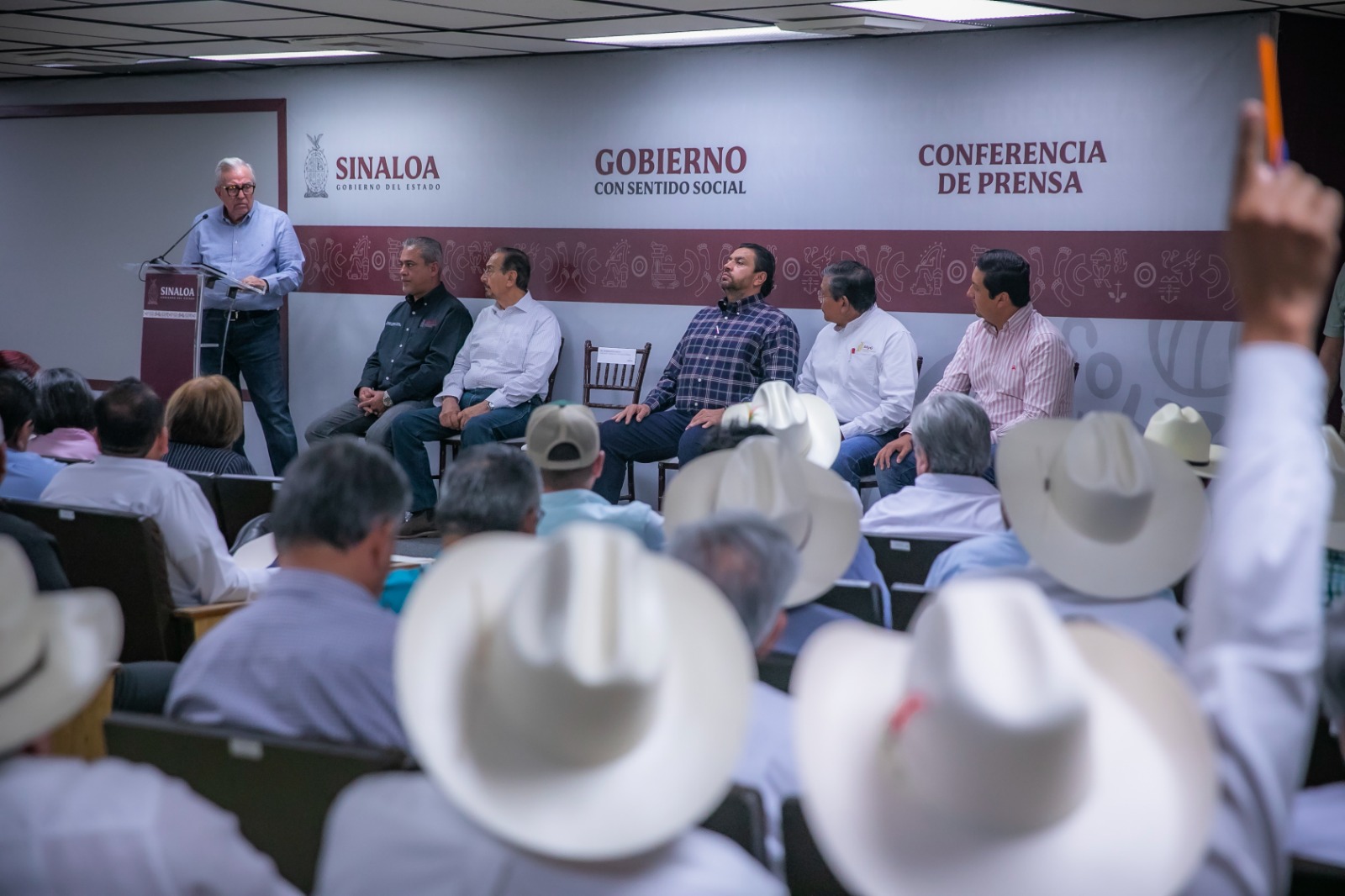 La próxima semana podría definirse precio del maíz; avanza negociación con industriales: Rocha