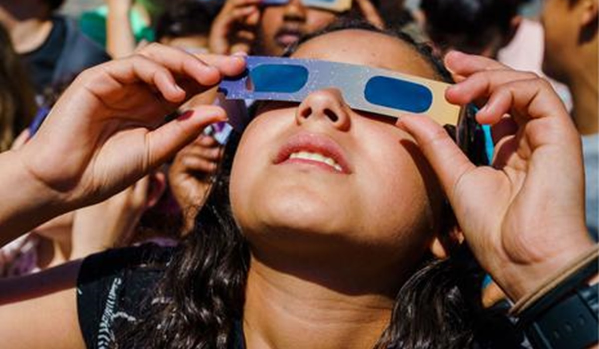 En estos lugares Protección Civil Ahome repartirá lentes para ver el eclipse