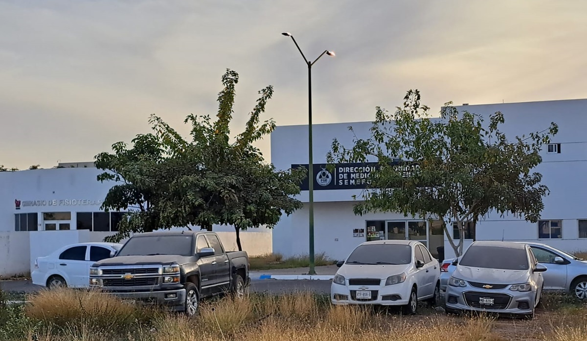 Arriban al Semefo de Culiacán los restos calcinados de cuatro personas de camión incendiado en Angostura