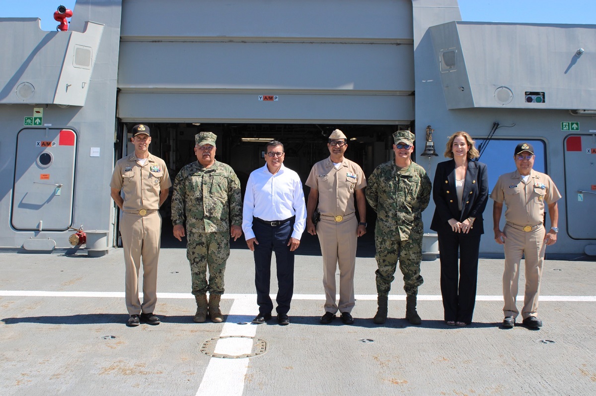 De visita en Mazatlán el Buque Oceánica de largo alcance Benito Juárez