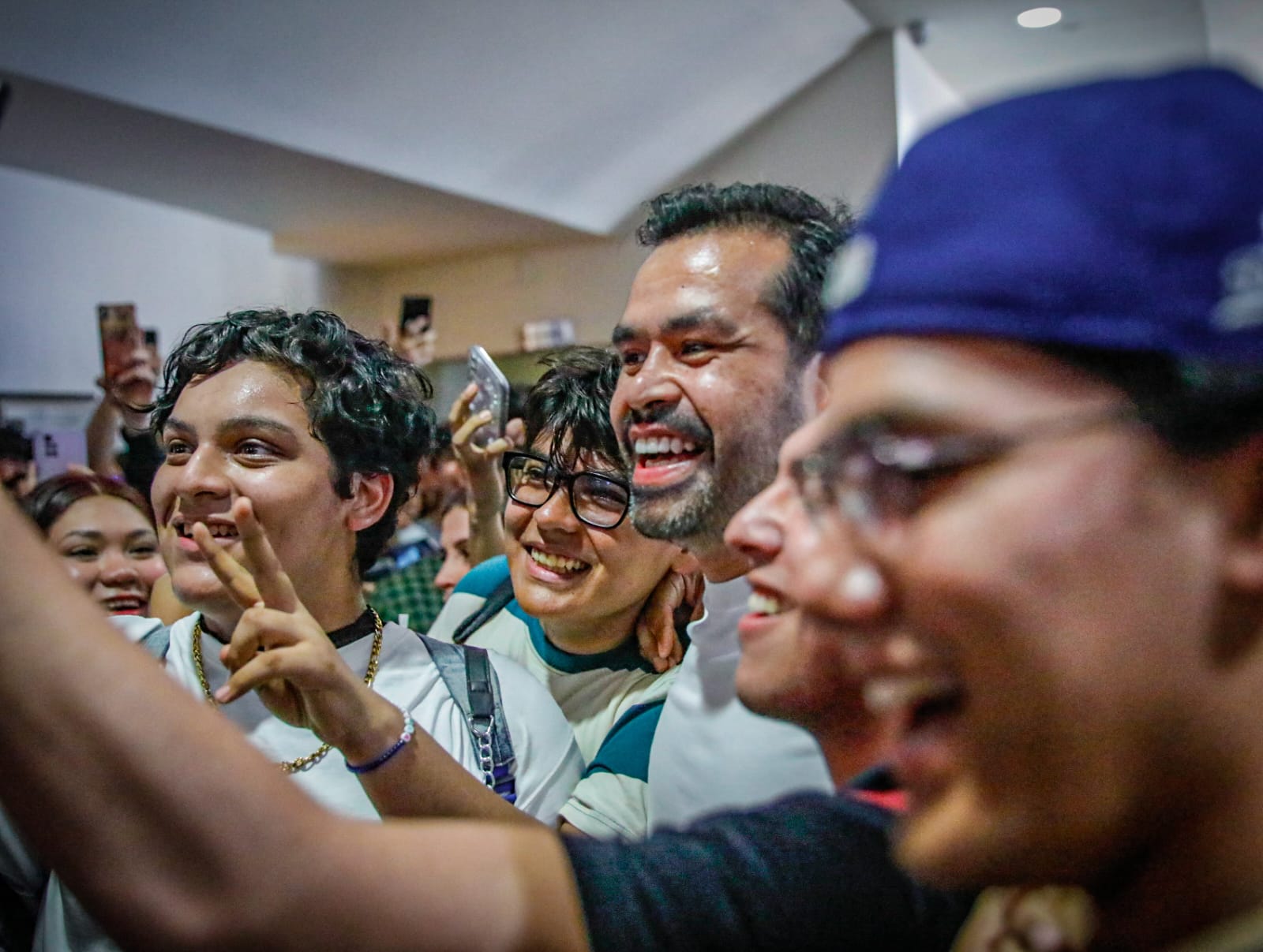 “Los jóvenes son fundamentales en la política”: Máynez en Sinaloa platica con universitarios