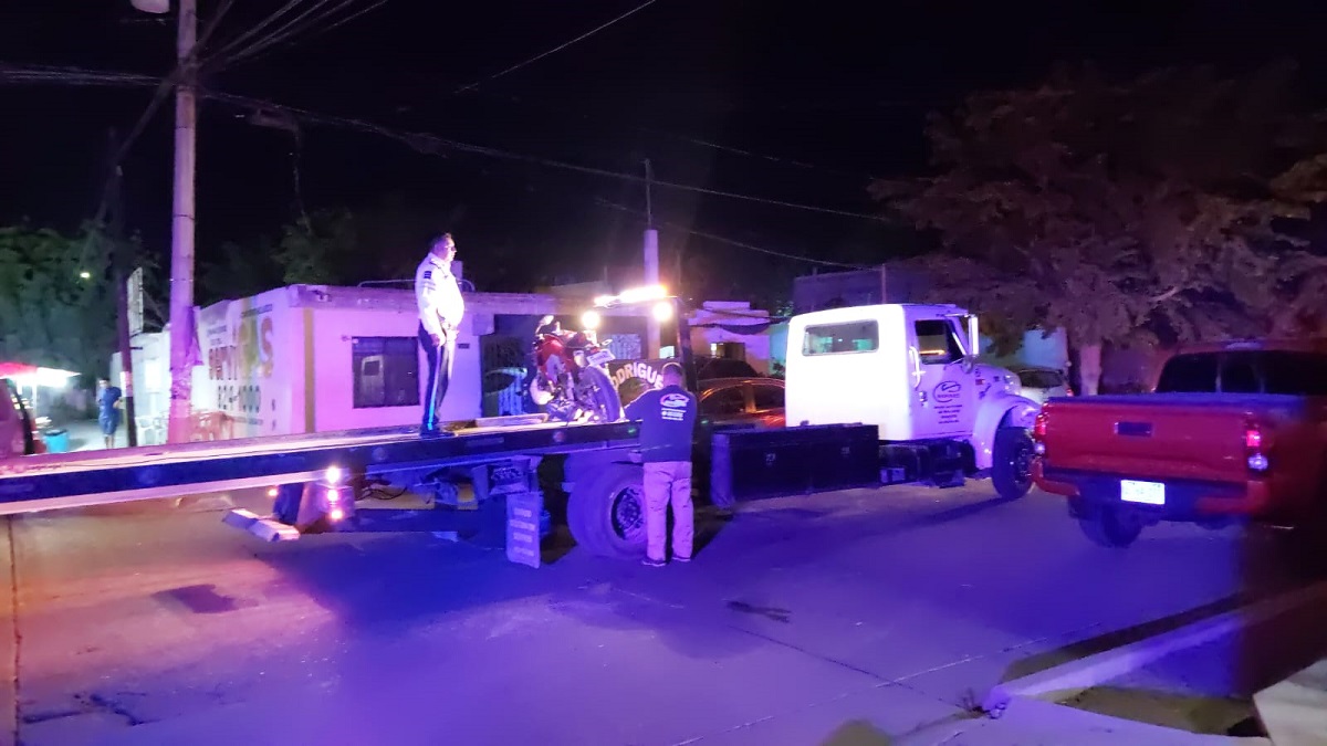 Motociclista resulta con heridas de gravedad tras accidente vial en Los Mochis