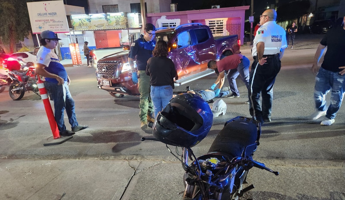 Motociclista resulta lesionado tras impactarse contra camioneta en Culiacán