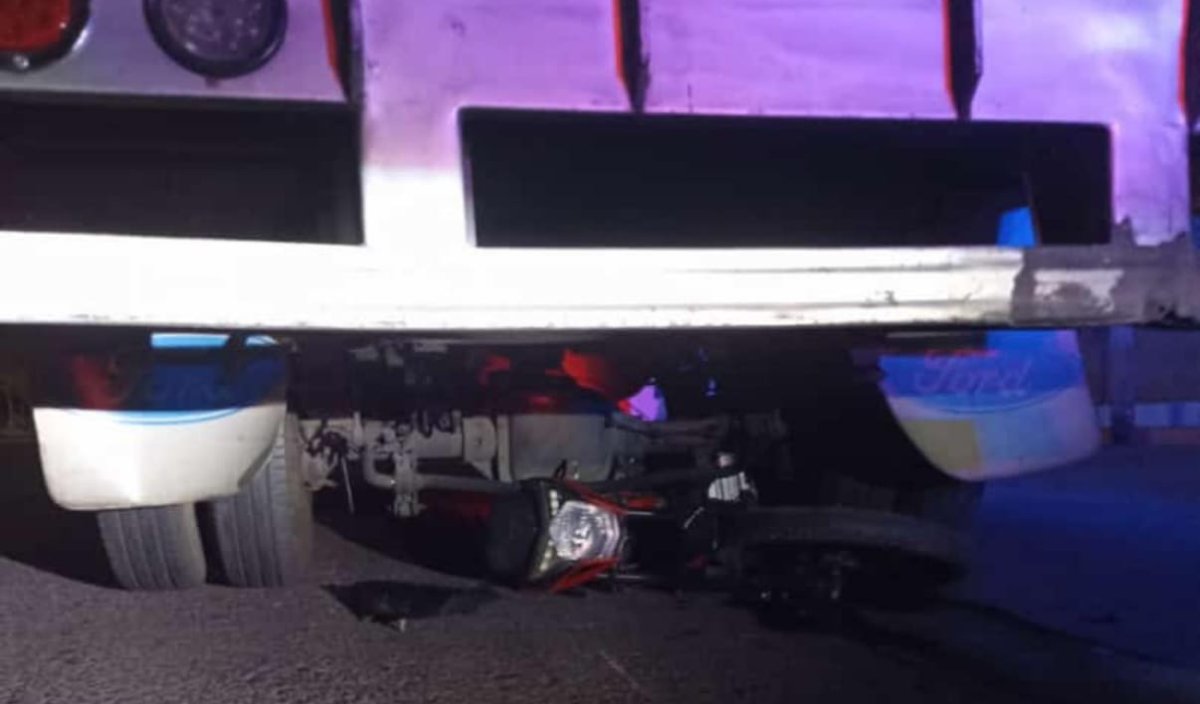 Motociclista originario de Chihuahua, pierde la vida en accidente registrado en el sector centro de Los Mochis