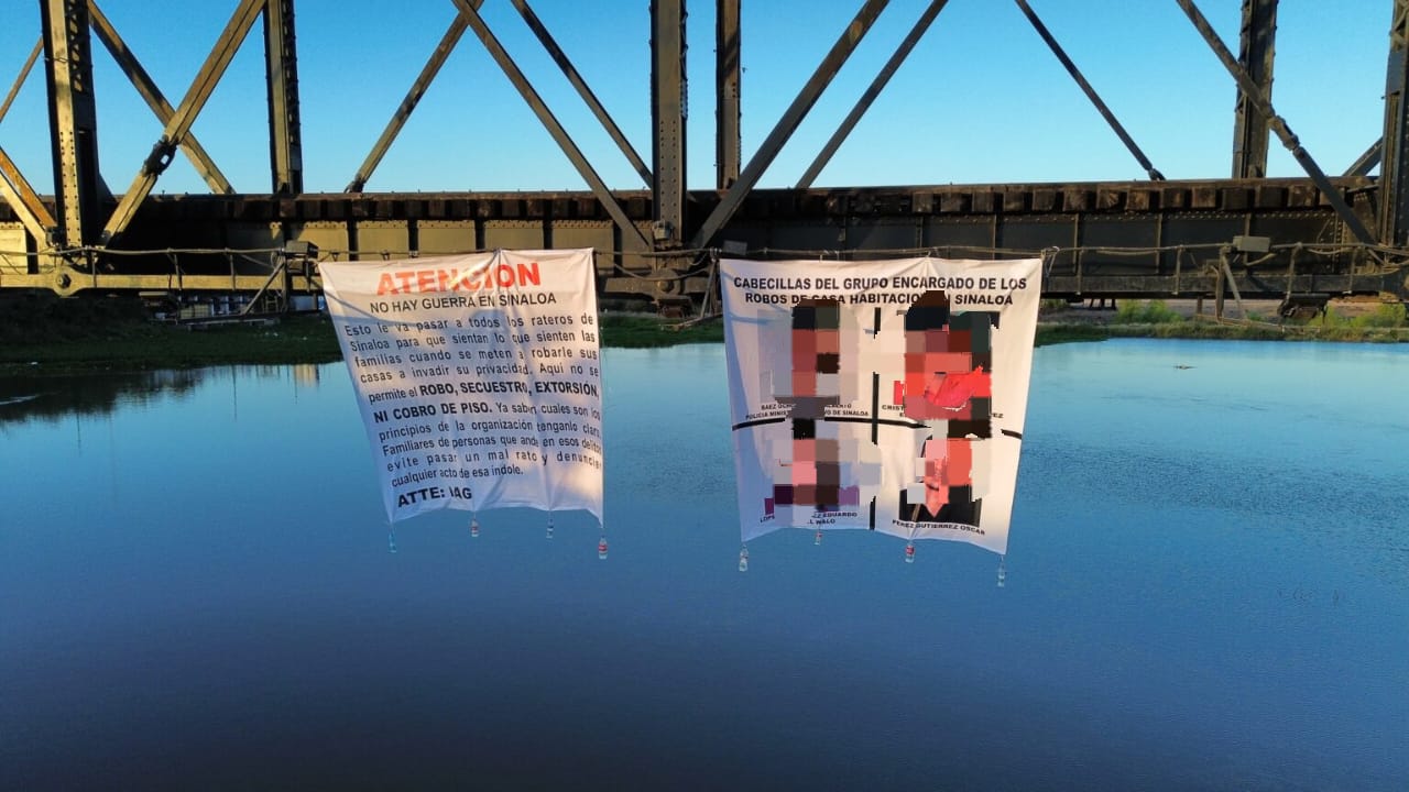 Policías señalados en ‘narcomantas’ de Culiacán son familiares de algunos de los 8 ‘levantados’ que siguen desaparecidos
