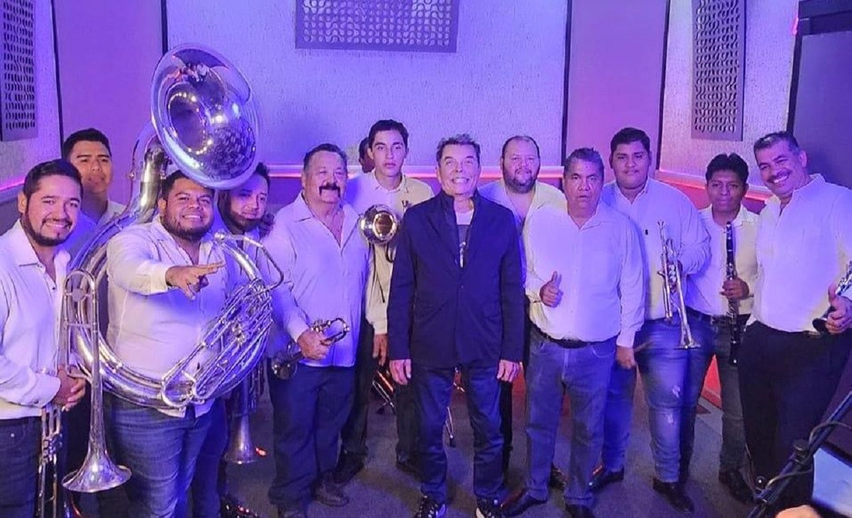 VIDEO| ¿Neto Coppel ahora cantante de banda?