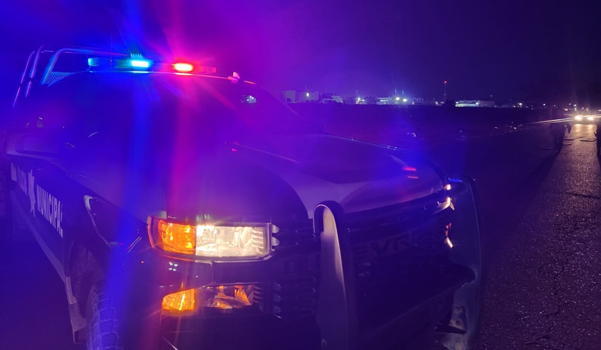 Reportan el despojo de un tráiler y de un camión de personal al sur de Culiacán