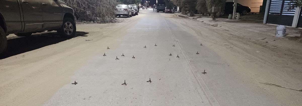 ‘Punteros’ solo ponen en riesgo su vida y afectan a la gente arrojando ponchallantas: Ejército