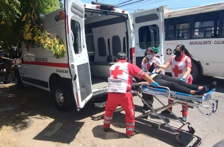 Por probable sobredosis de fentanilo, trasladan a mujer a hospital en Culiacán