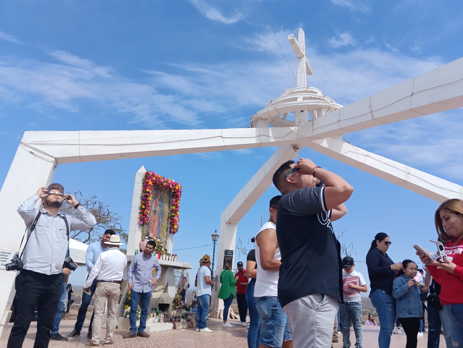 “Por temor algunos se reservaron”; sinaloítas vivieron el eclipse de sol en sus casas