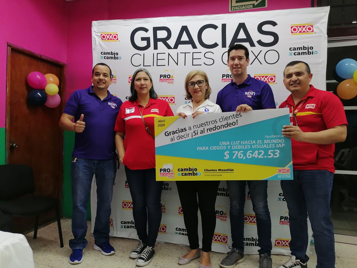 Una Luz hacia el mundo para ciegos y débiles visuales, recibe dinero del redondeo de OXXO