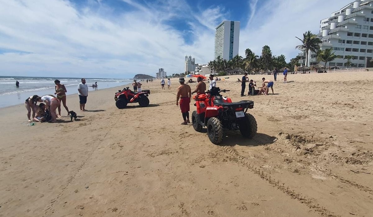 Rescatan a turistas de Polonia y Ucrania en playas de Mazatlán