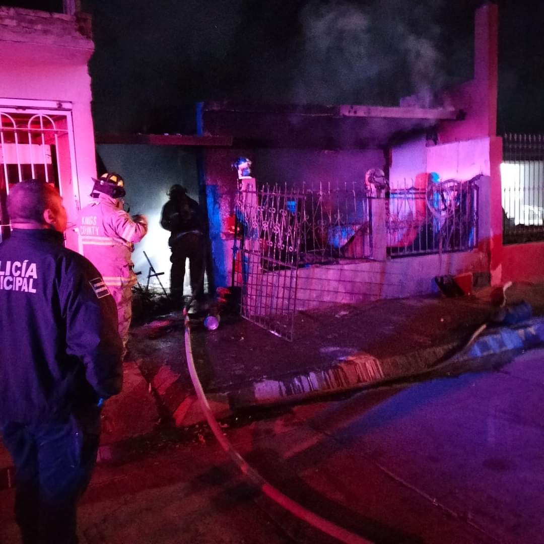Se incendia vivienda en la colonia San Francisco, al poniente de la ciudad de Los Mochis