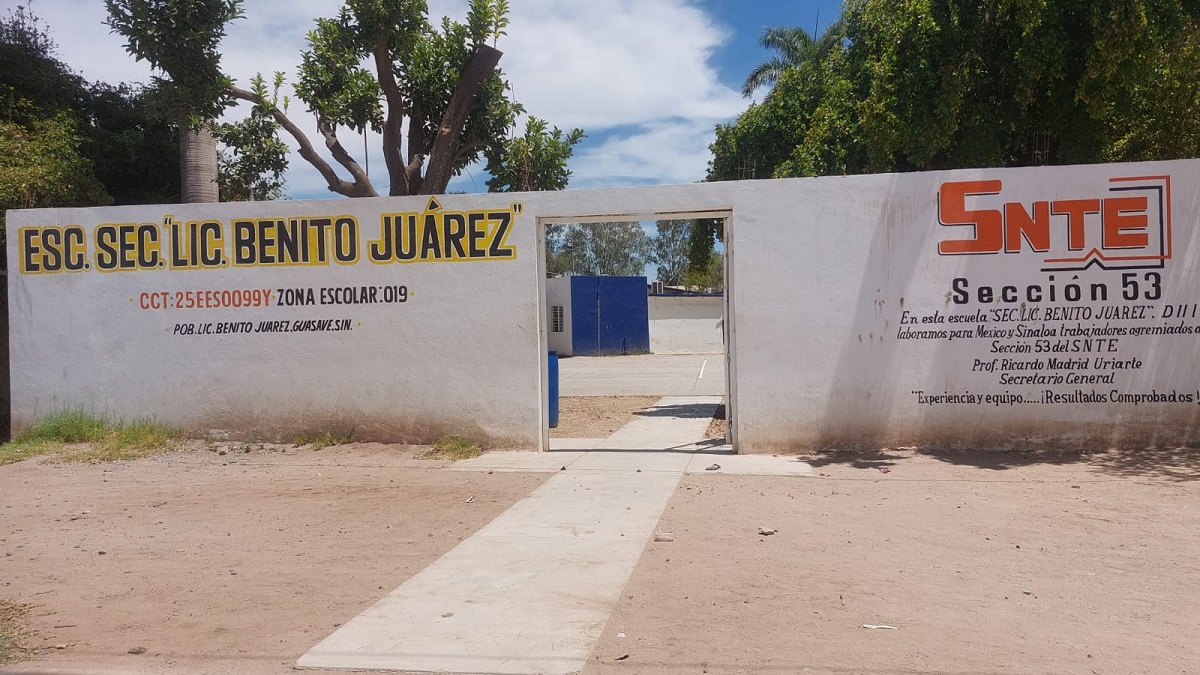 Padres de familia de la secundaria “Benito Juárez” en Guasave, cuestionan manejo de dineros y exigen cuentas