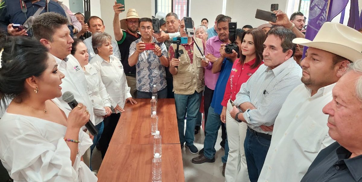 Silvano Higuera Meraz es el candidato oficial a la alcaldía de Mocorito; realiza su registro ante el IEES