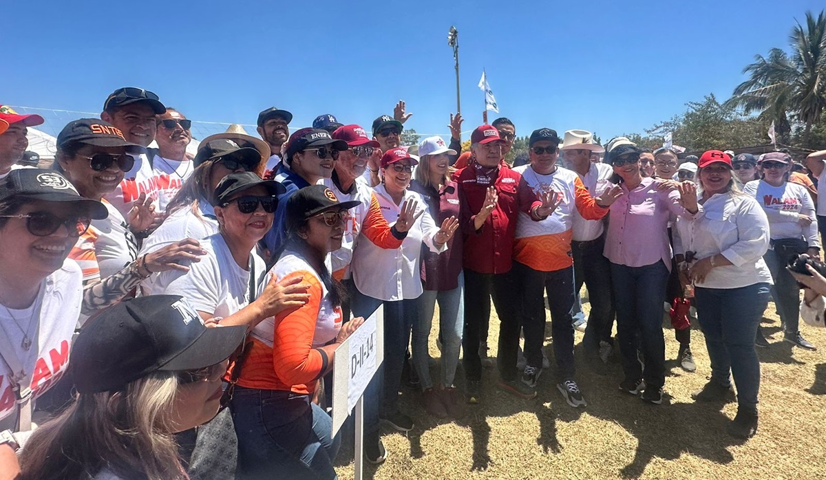 ‘El amor es de ida y de vuelta, estamos a sus órdenes’, da espaldarazo magisterio de Sinaloa a candidatos de Morena