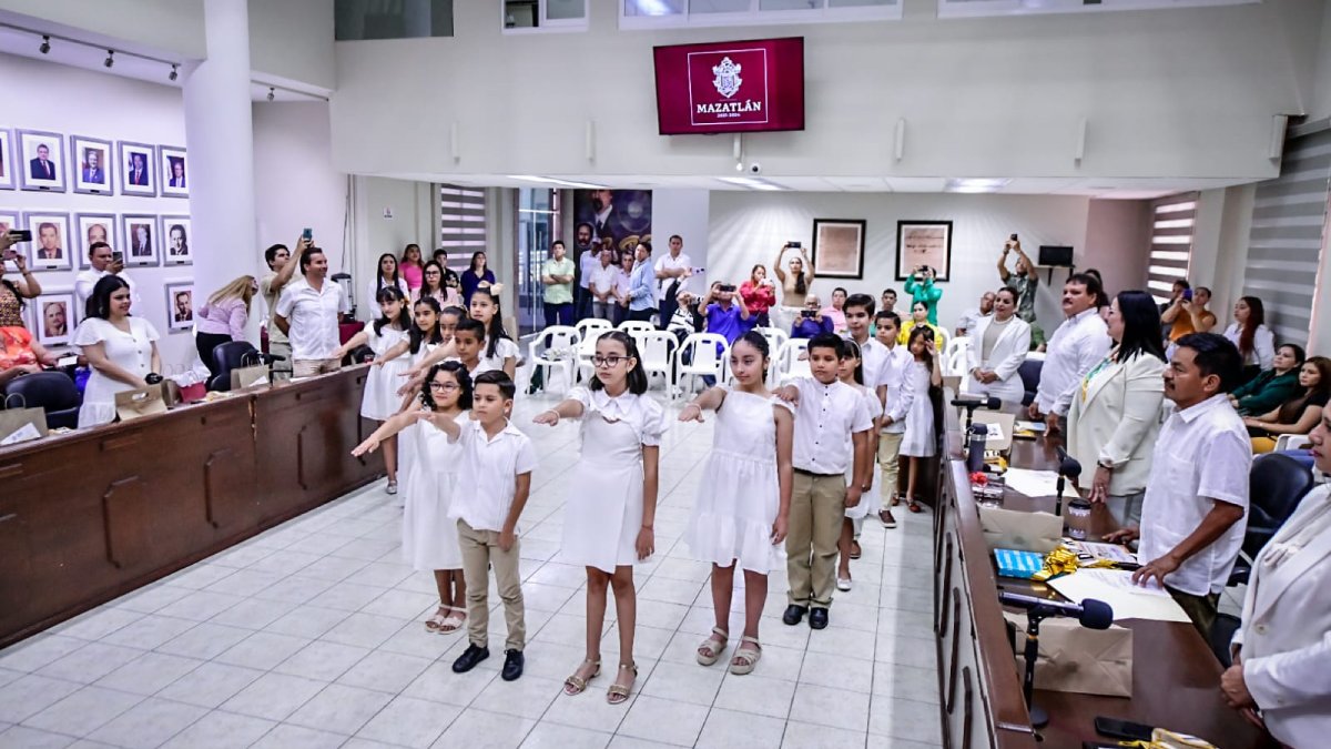 Toma protesta el Cabildo Infantil de Mazatlán 2024 en Sesión Solemne con motivo del Día del Niño