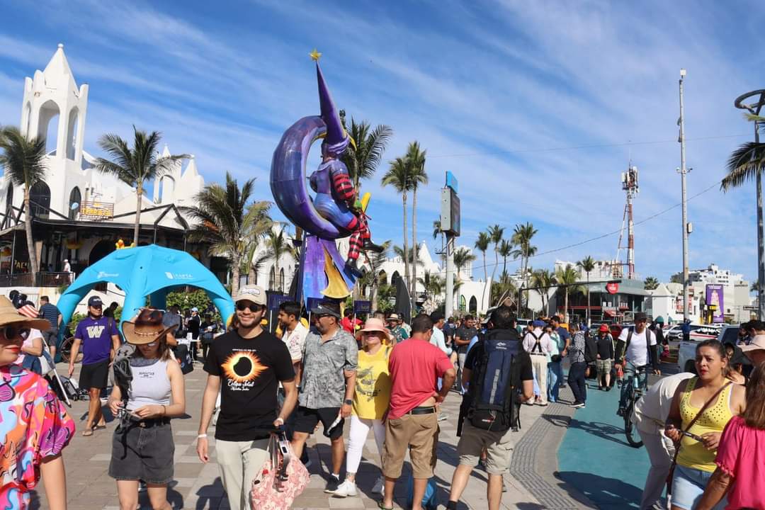 El 92% del turismo visitó Mazatlán para observar el eclipse solar: Sedectur