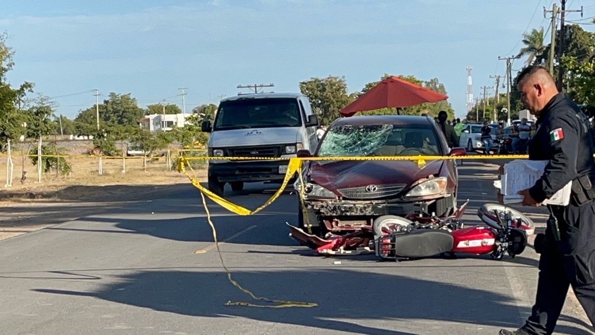 Un joven sin vida y un menor lesionado deja choque en el municipio de Sinaloa