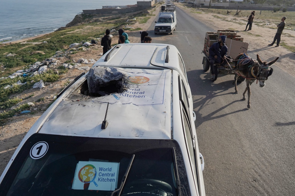 Mueren 7 voluntarios de World Central Kitchen en ataque de Israel en Gaza