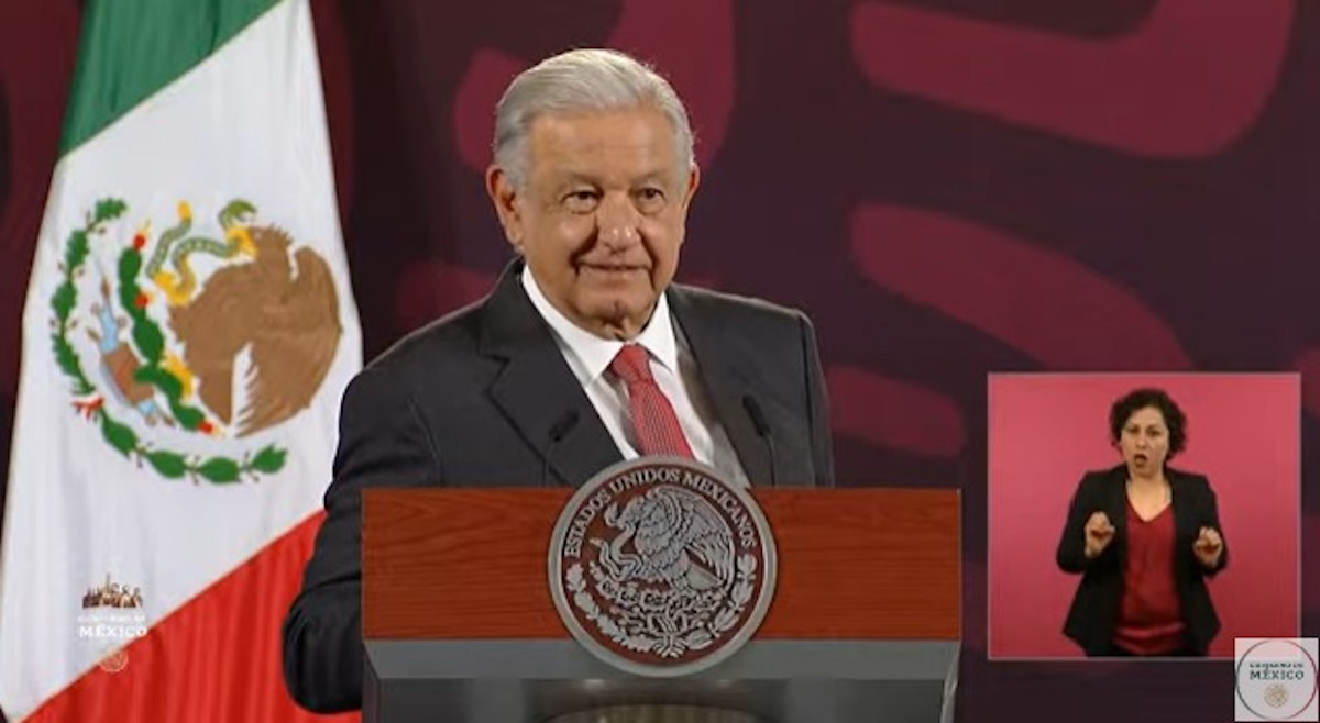 ‘Es parte del bloque conservador y trafica con el dolor humano’: AMLO arremete contra Ceci Flores