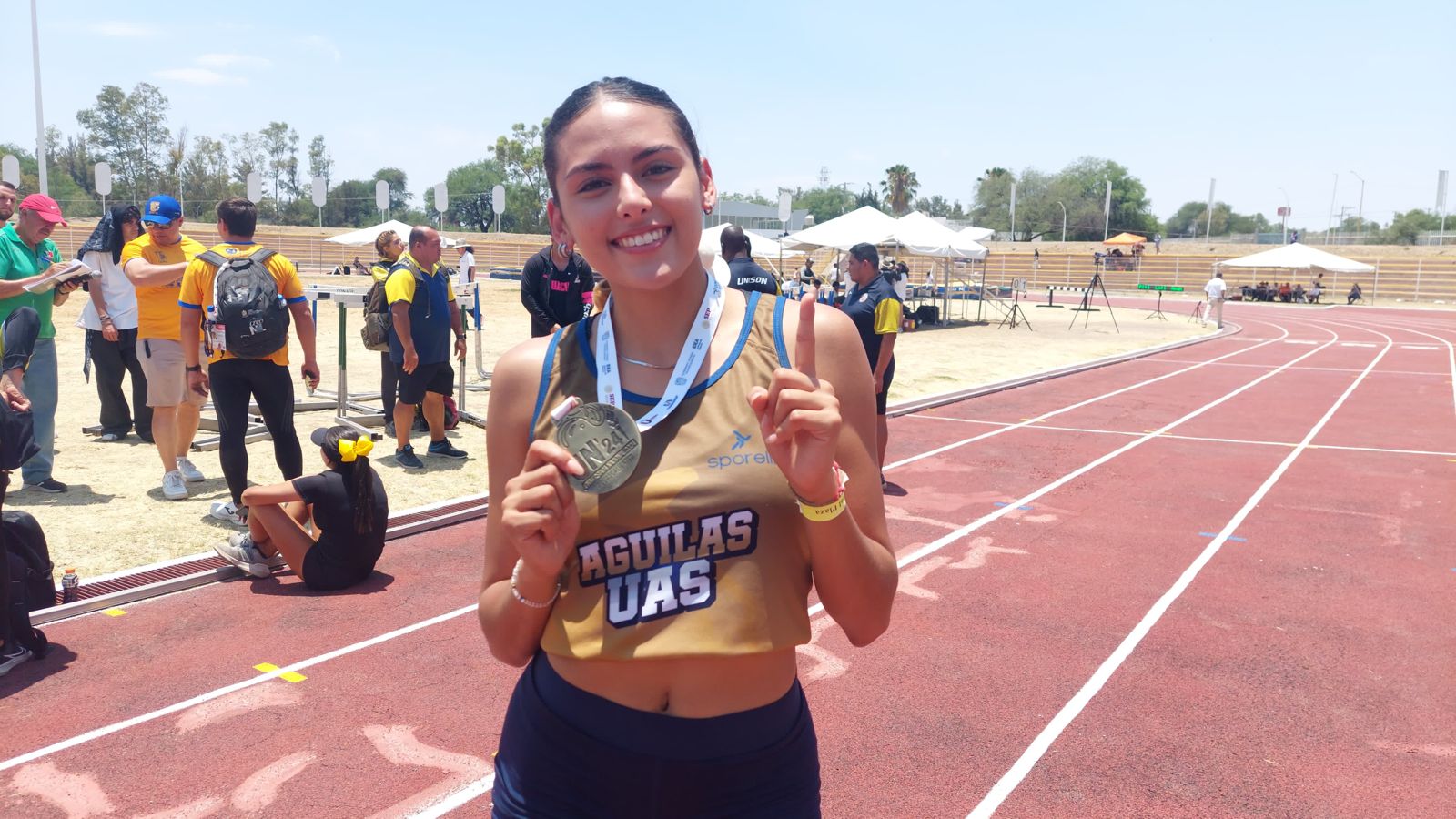 Ariday Salcedo logra bicampeonato para la UAS en atletismo de Universiada Nacional