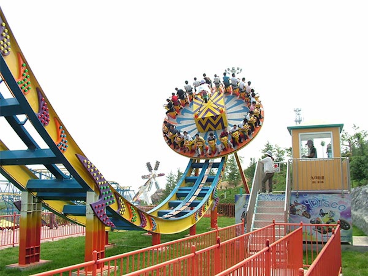 Video | Falla en juego mecánico deja dos personas heridas de gravedad