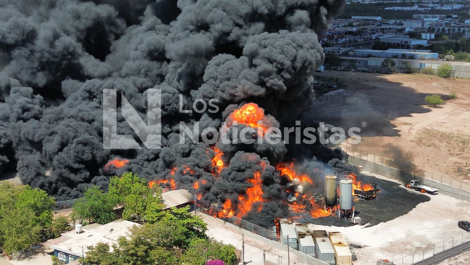 Video: ¡Es un monstruo! Se registra feroz incendio en Culiacán