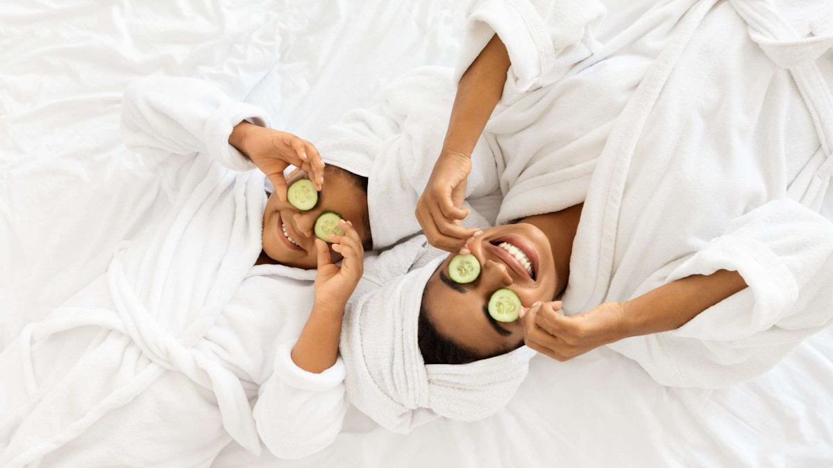 ¡Sorprende a mamá este Día de las Madres! Consiéntela con una sesión de spa en casa