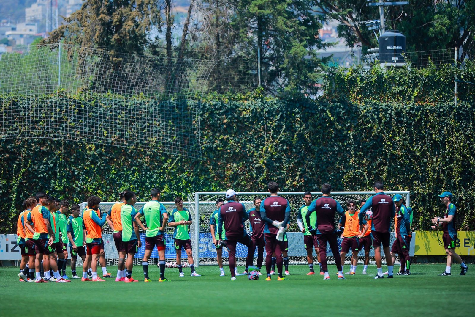 Selección mexicana mantiene entrenamientos rumbo a partido amistoso ante Bolivia