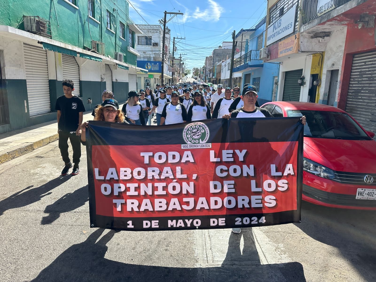 Marcha Sindicato de Telefonistas Sección 33 en conmemoración del Día del Trabajo en Mazatlán