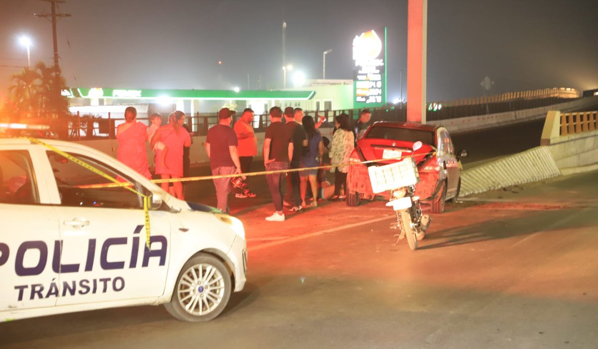 Conductor pierde la vida tras chocar contra poste en Mazatlán