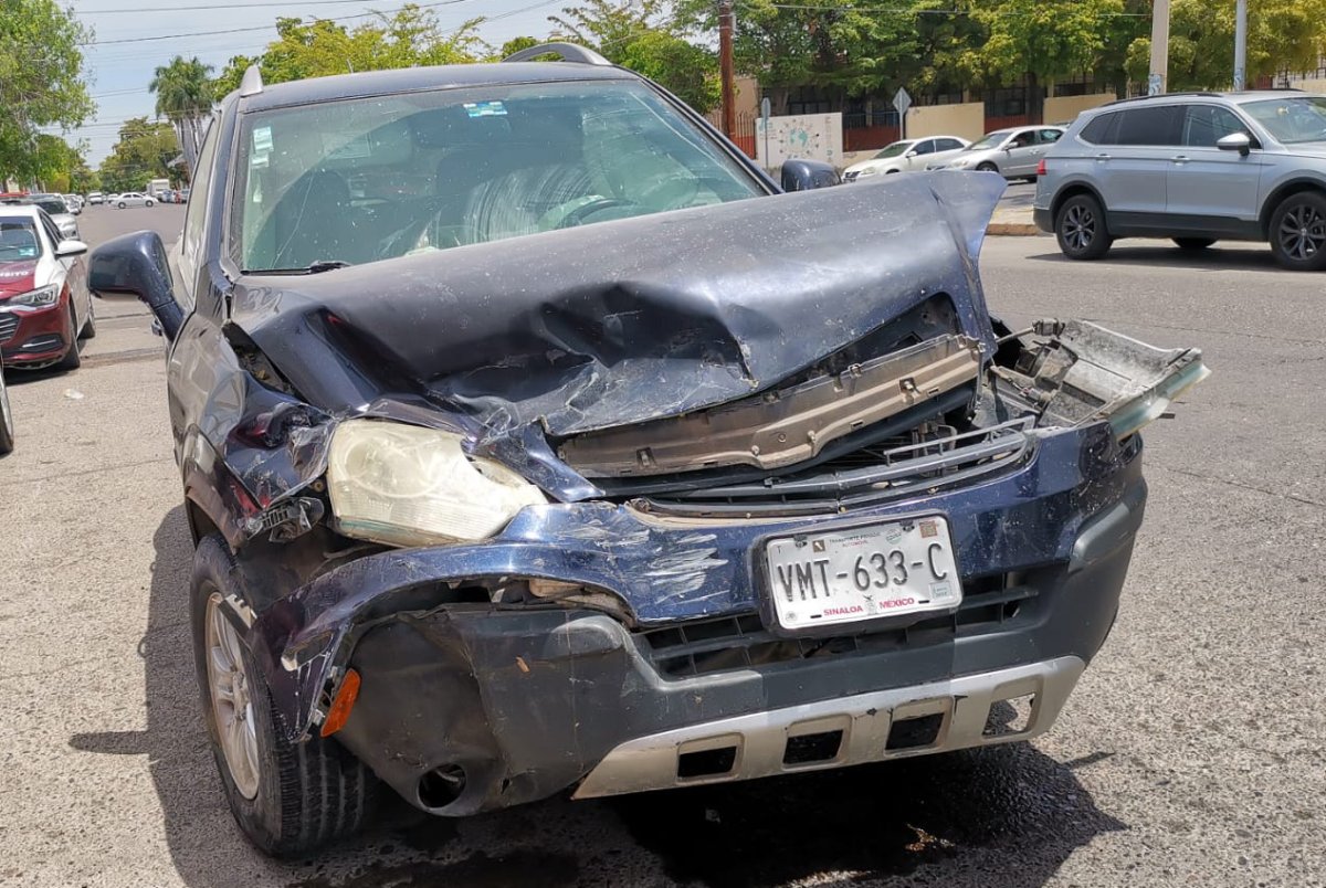 Mujer resulta con lesiones tras accidente en el sector centro de Los Mochis