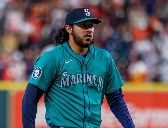 El sinaloense Andrés Muñoz domina a los Astros y logra la victoria con Seattle