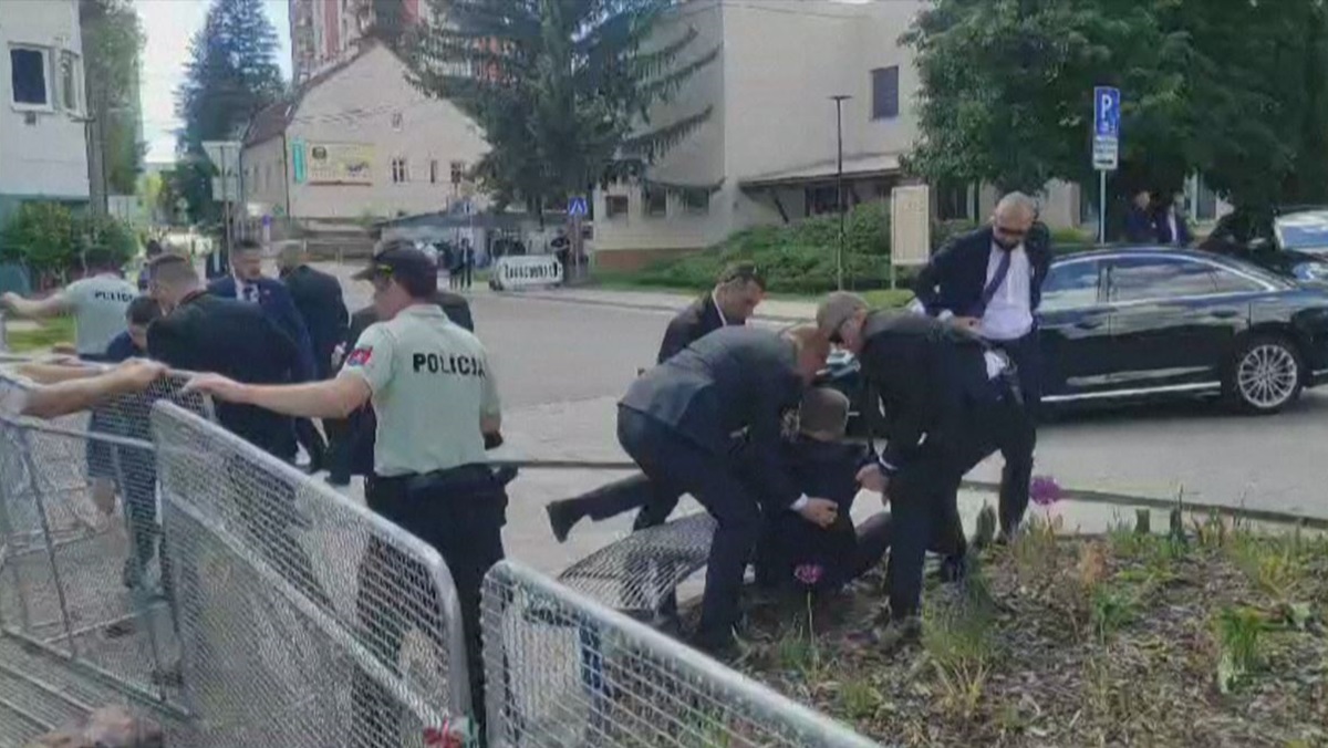Atentado | Primer ministro de Eslovaquia es baleado a quemarropa por escritor retirado