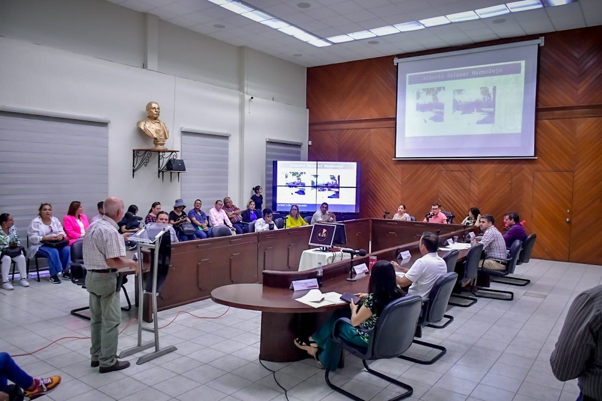 Desairan regidores a mazatlecos en la sesión de Cabildo Abierto para atender sus peticiones