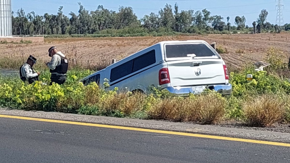 Paisanos de Arizona que viajaban a Culiacán, no alcanzaron a llegar luego de sufrir un accidente en Ahome