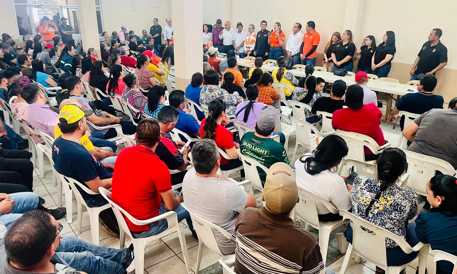 Sindicato de trabajadores del ayuntamiento dan la mano a candidatos de MC en Salvador Alvarado