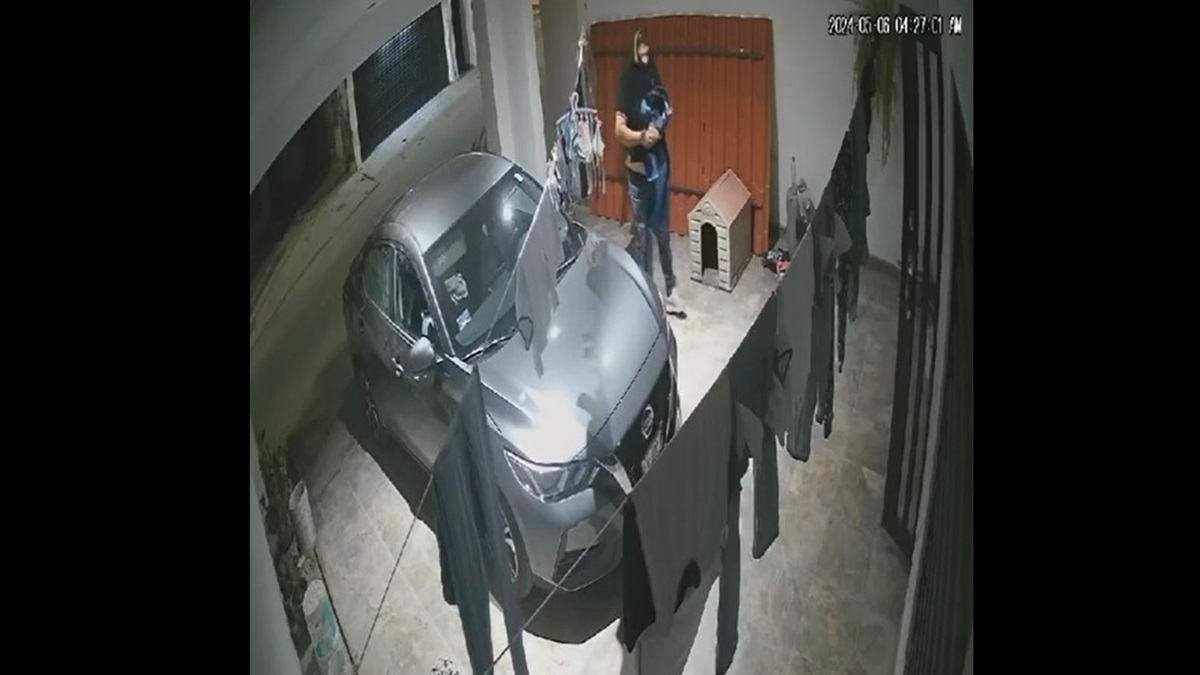 (VIDEO) Sillas, una hielera y ¡ropa del tendedero! Así captan a ladrón en Culiacán