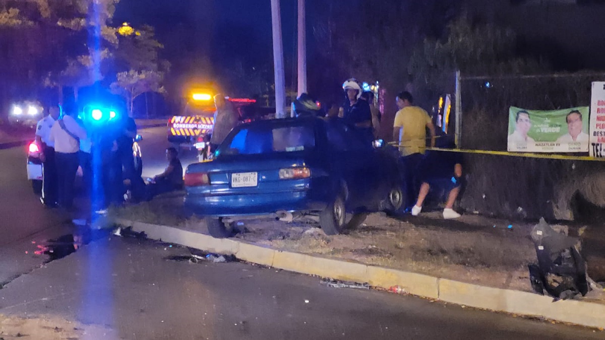 Se registra carambola de tres vehículos en Mazatlán