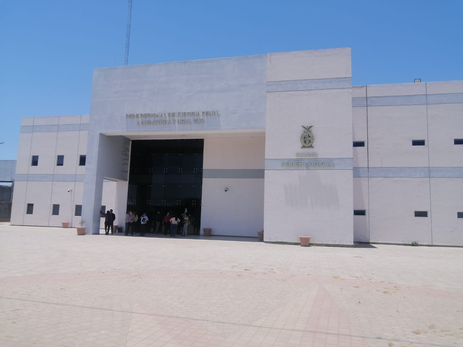 Ante el juez el dueño de Azteca Lighting en Mazatlán tras ser pasar su primera noche en prisión