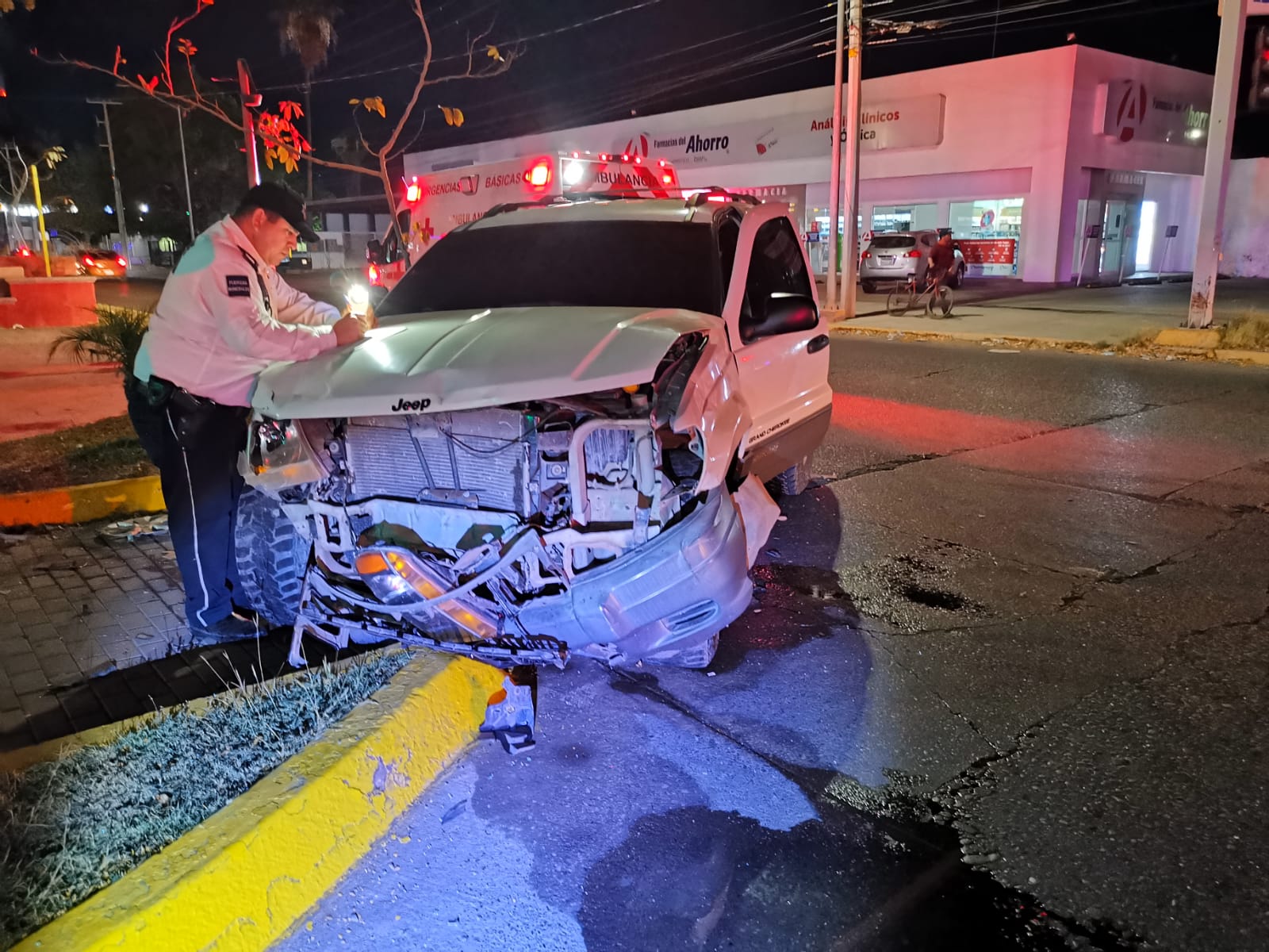 Aparatoso accidente en el sector Centro de Los Mochis deja una mujer lesionada