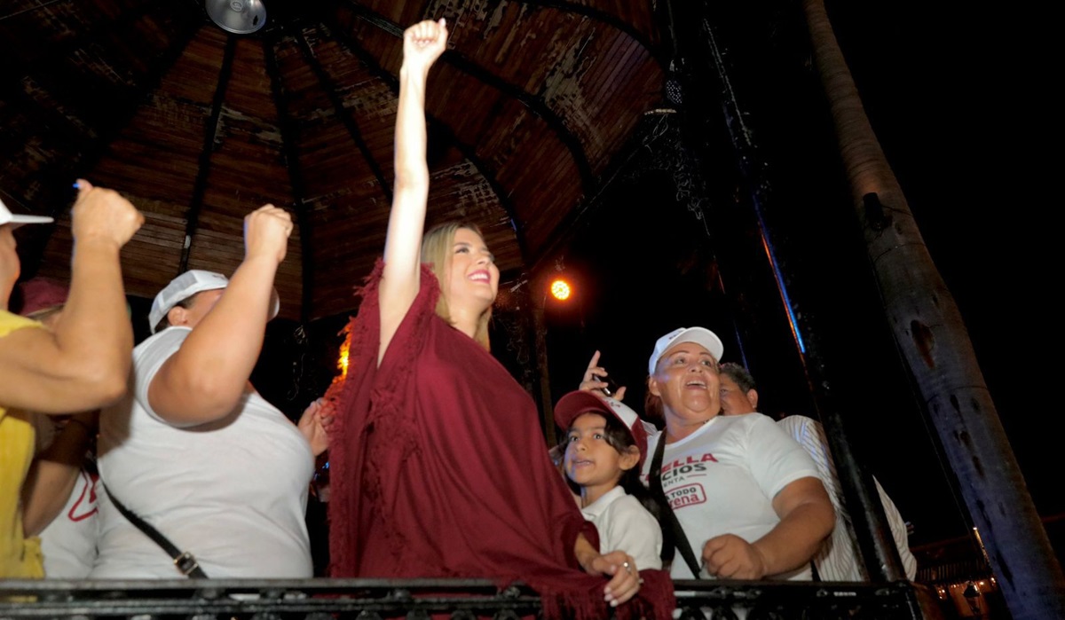 Con banda y fiesta, se despide Estrella Palacios de su campaña e invita a votar por Morena
